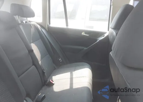 2010 Volkswagen Tiguan S from USA, damaged, VIN WVGAV7AX4AW516107